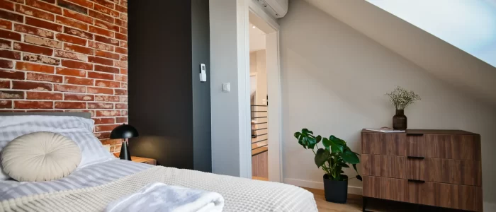 Apartment for 11 - guest room - wide shot